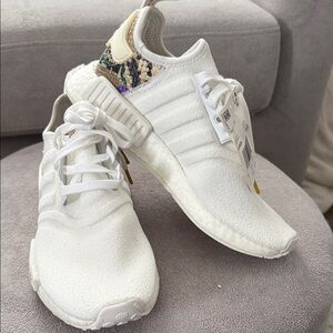 adidas NMD R1  boost floral